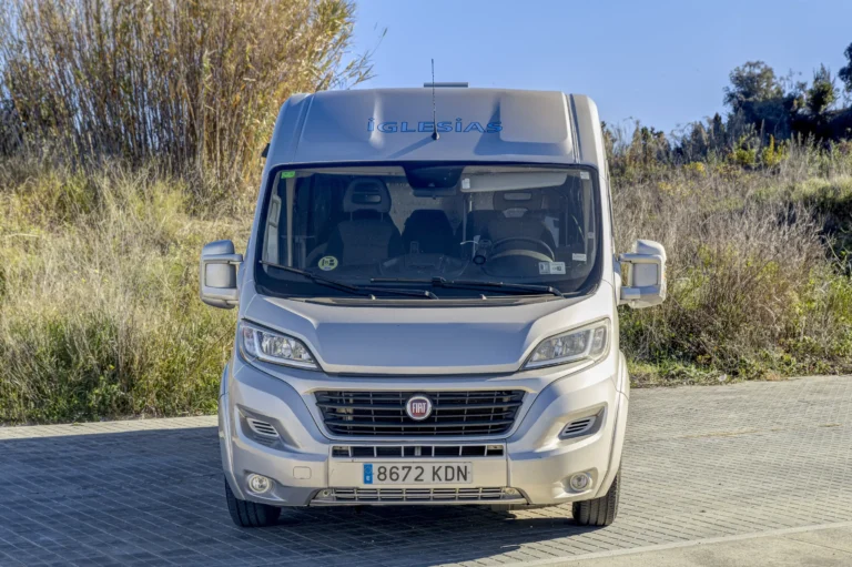 iglesias bus vehiculos Fiat Ducato 15 plazas 001 scaled