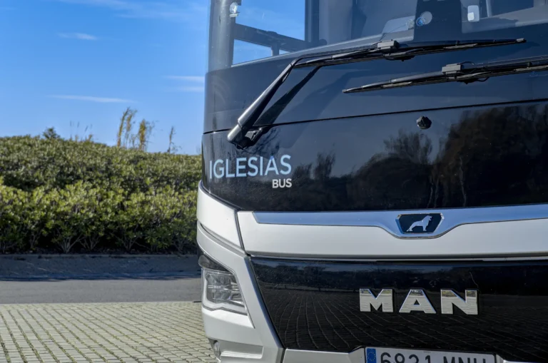 iglesias bus vehiculos Lion 63 plazas 017 scaled