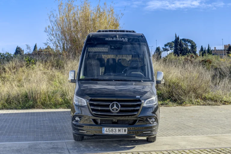 iglesias bus vehiculos Mercedes Sprinter 19 plazas001 scaled