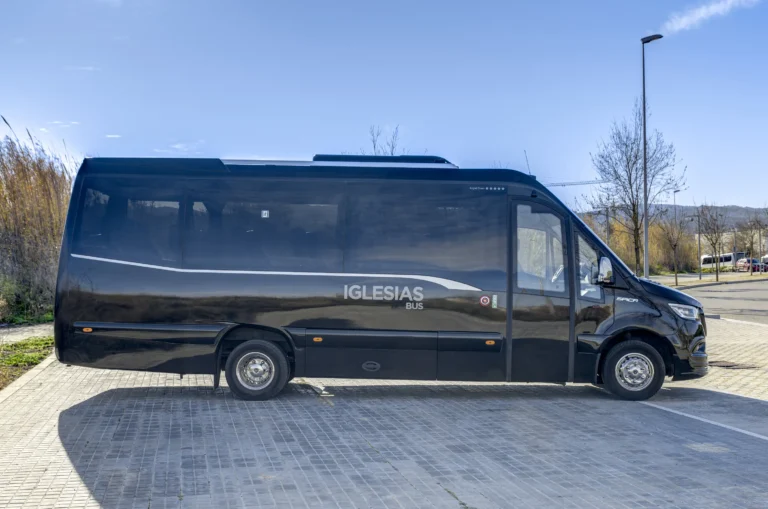 iglesias bus vehiculos Mercedes Sprinter 19 plazas006 scaled