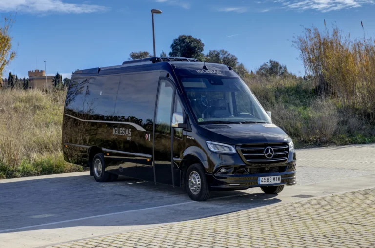 iglesias bus vehiculos Mercedes Sprinter 19 plazas007 scaled