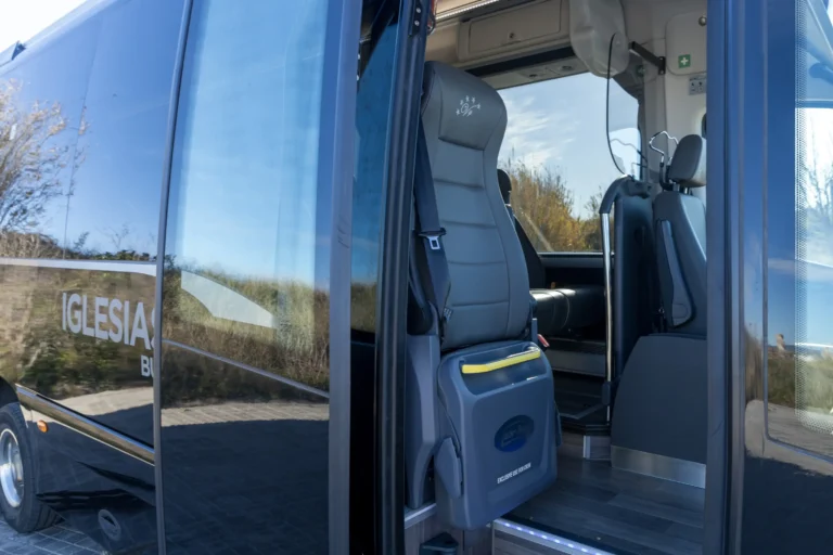 iglesias bus vehiculos Mercedes Sprinter 19 plazas022 scaled