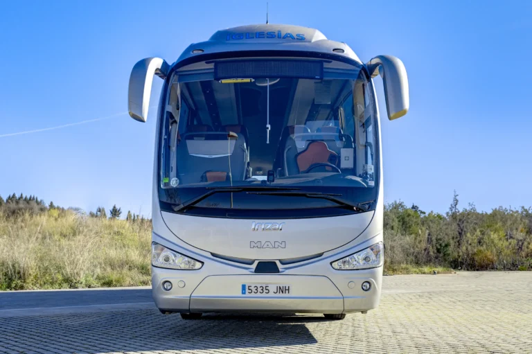 iglesias bus vehiculos i6 55 plazas 001 1 scaled